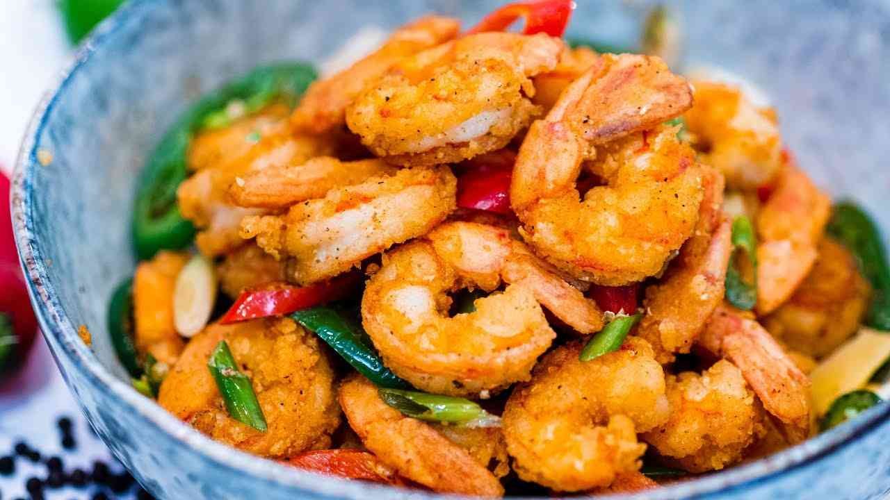 Best Salt & Pepper Shrimp Recipe (Crispy, Flavor-Packed Chinese-Style Shrimp) - Shrimp